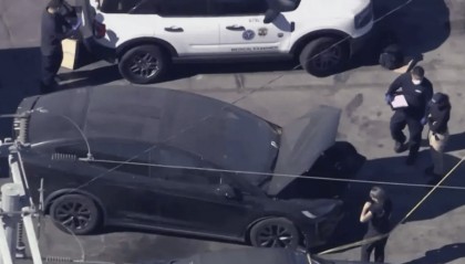 知名歌手名下特斯拉车内发现腐尸，死者身份不明，团队回应：歌手本人已知晓，目前正在进行巡演