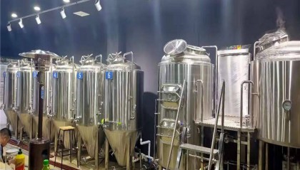 精酿啤酒设备定做厂家重庆酒吧鲜酿啤酒设备1吨啤酒设备