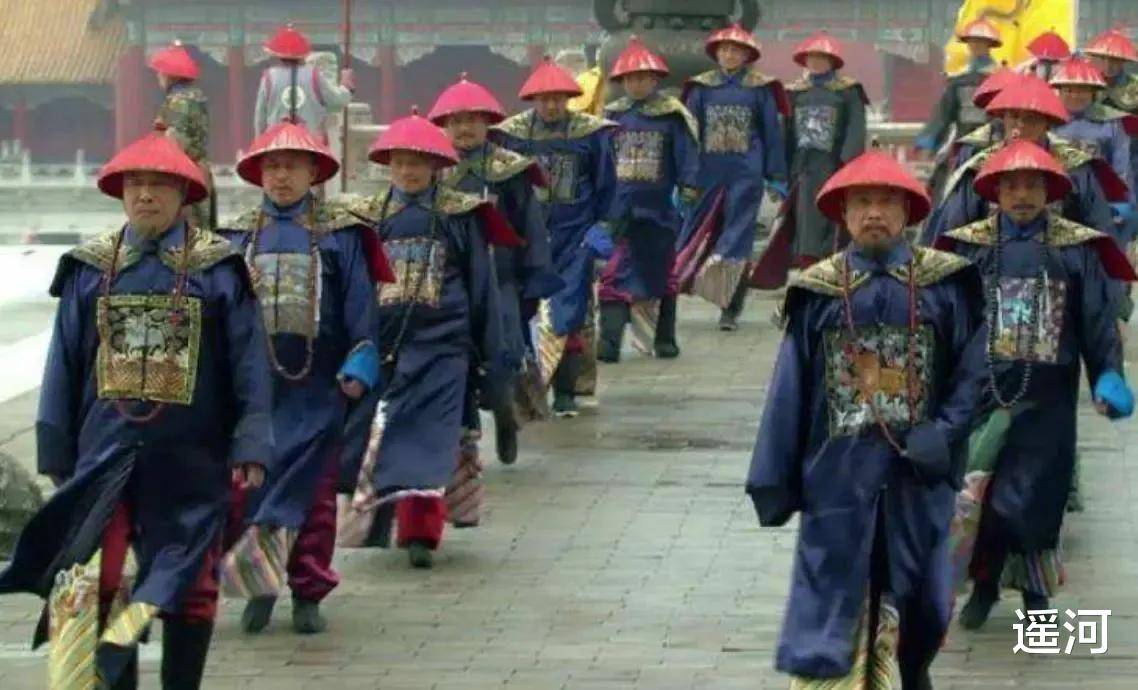 清朝官员的退休金是每年50两白银，换算成现在的人民币是多少钱？