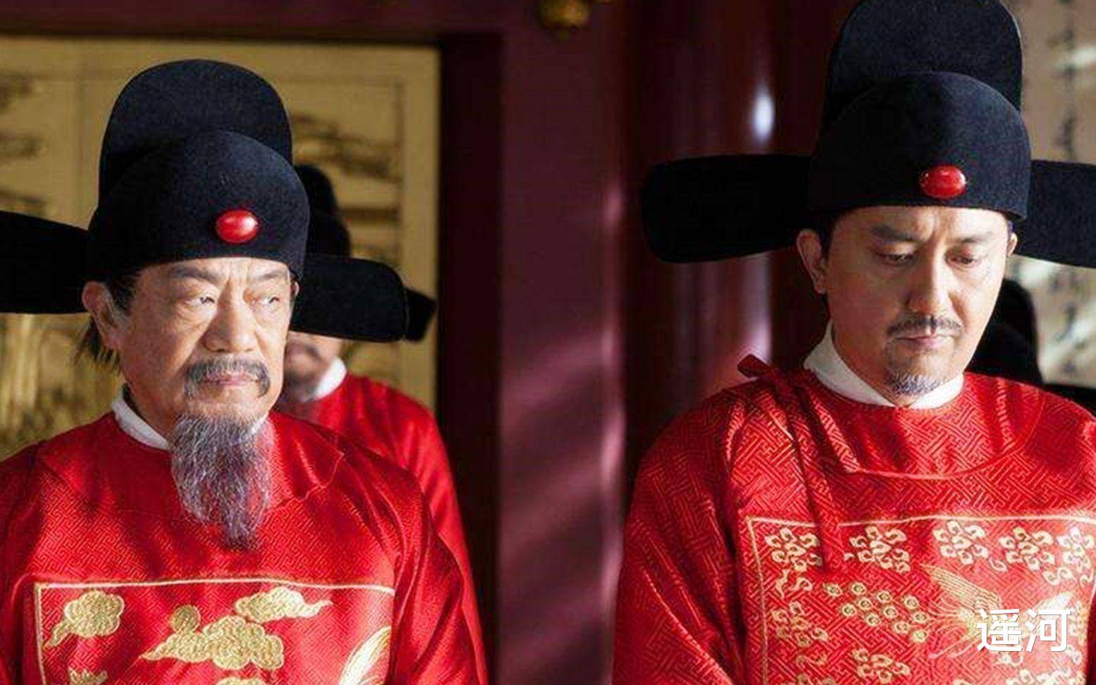 清朝官员的退休金是每年50两白银，换算成现在的人民币是多少钱？