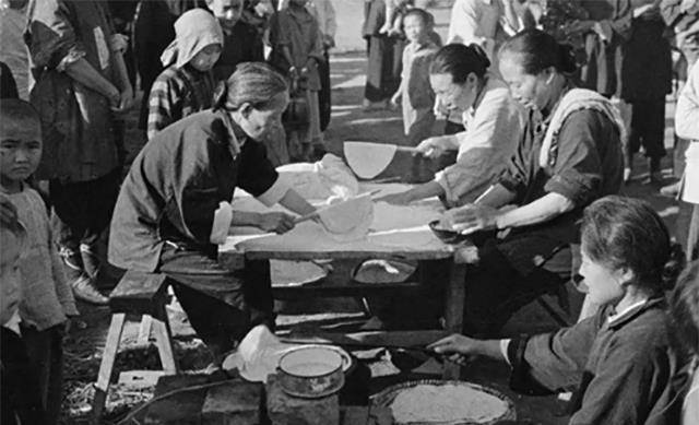 原创民国时的保长,跟当时的村长有什么区别?