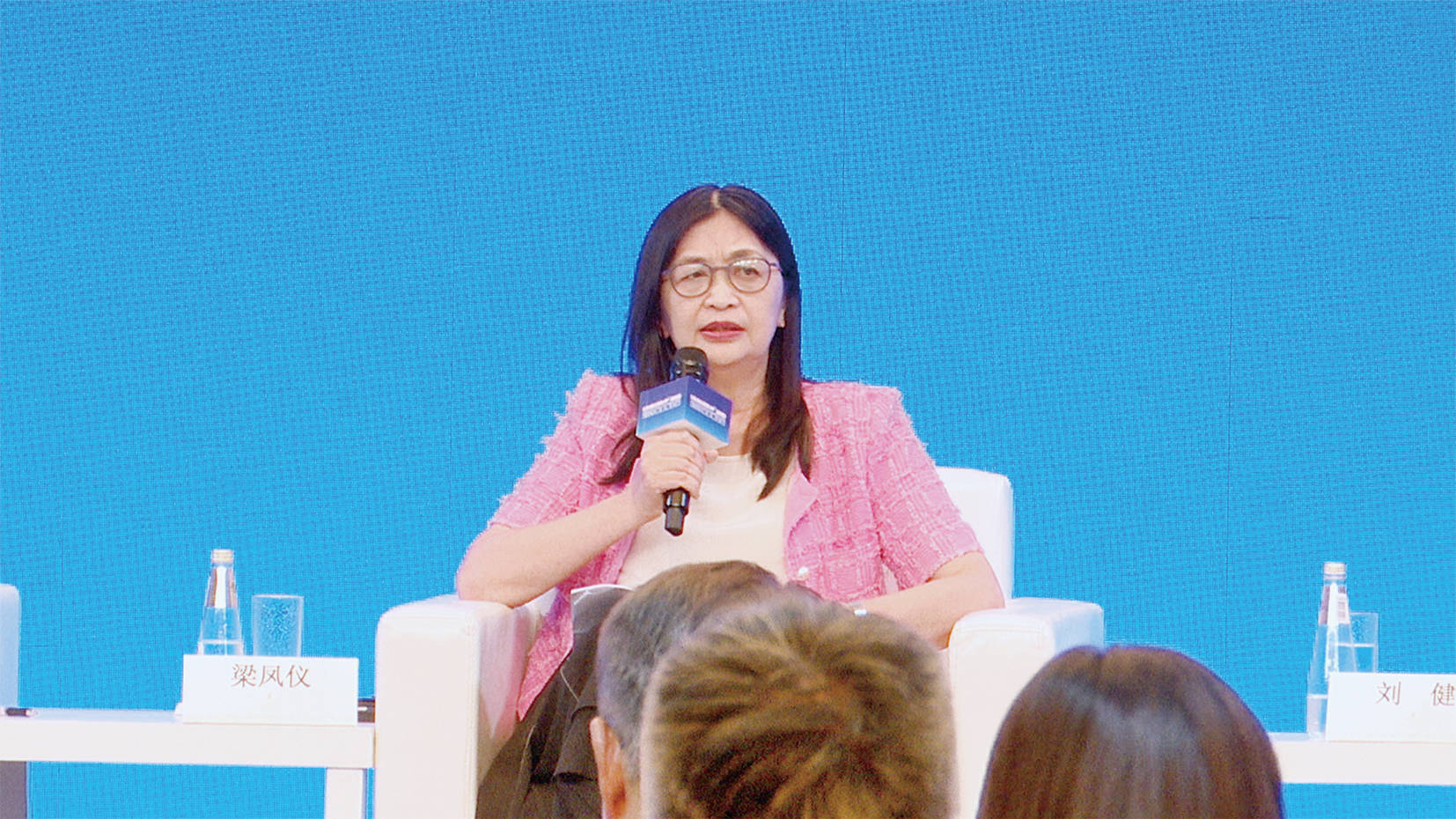 梁凤仪：多措并举 积极拥抱离岸人民币机遇